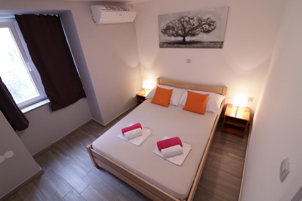 Apartments In City Center Ventus Novalja Habitación foto